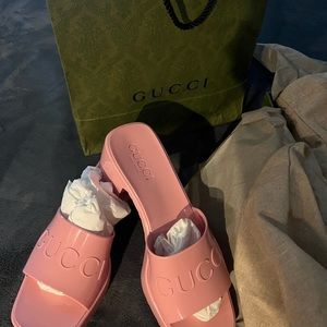 Brand new Gucci women’s rubber slide sandals